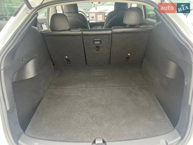 Белый Тесла Model Y, объемом двигателя 0 л и пробегом 31 тыс. км за 24999 $, фото 9 на Automoto.ua