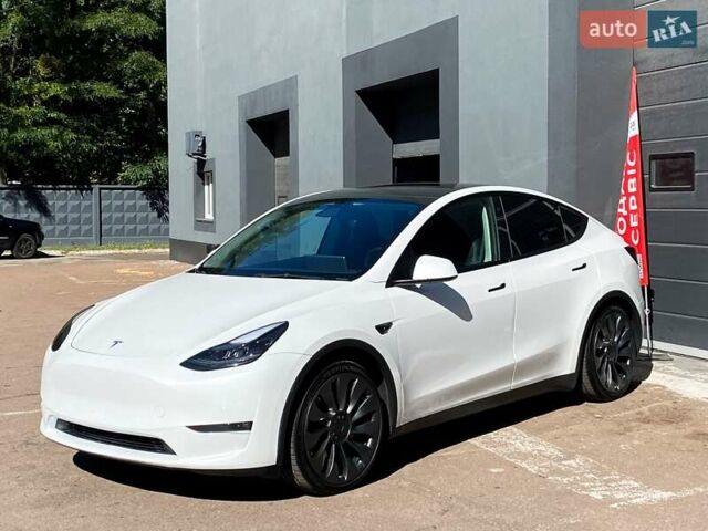 Тесла Model Y 2022 у Києві на Automoto.ua Білий Тесла Model Y, об'ємом двигуна 0 л та пробігом 59 тис. км за 31999 $, фото 3 на Automoto.ua