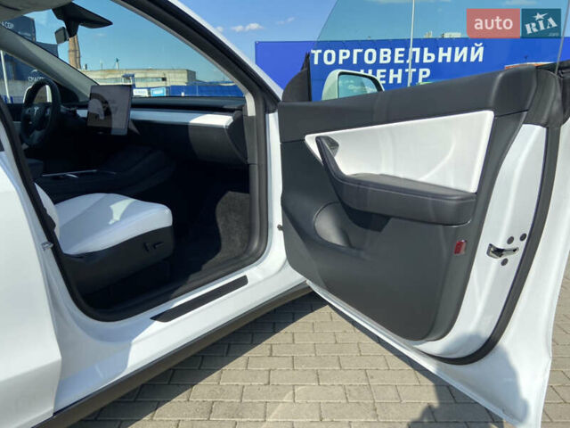 Белый Тесла Model Y, объемом двигателя 0 л и пробегом 39 тыс. км за 24400 $, фото 21 на Automoto.ua