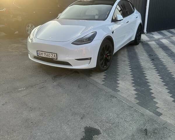 Тесла Model Y 2022 у Києві на Automoto.ua Білий Тесла Model Y, об'ємом двигуна 0 л та пробігом 25 тис. км за 35500 $, фото 3 на Automoto.ua