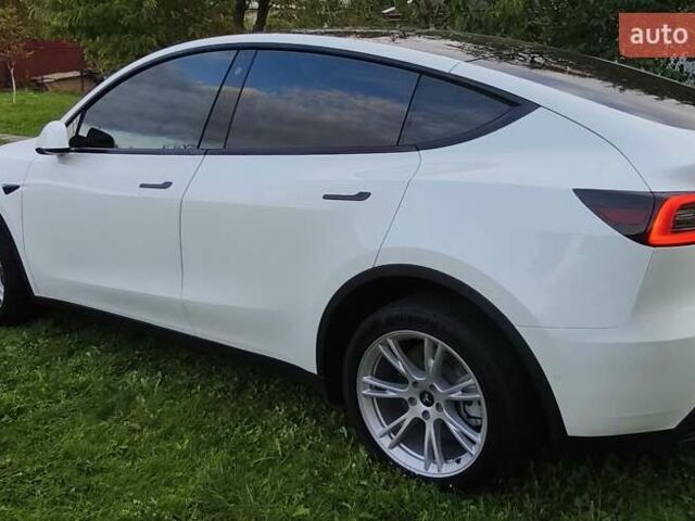 Белый Тесла Model Y, объемом двигателя 0 л и пробегом 69 тыс. км за 23500 $, фото 6 на Automoto.ua