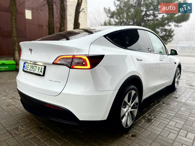 Белый Тесла Model Y, объемом двигателя 0 л и пробегом 68 тыс. км за 31599 $, фото 7 на Automoto.ua