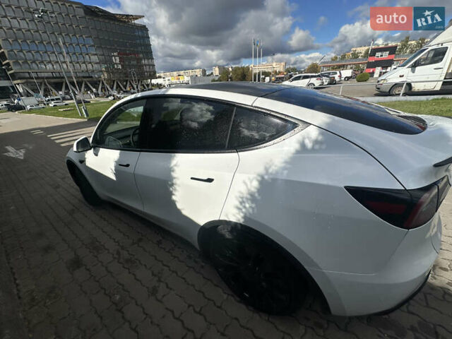 Білий Тесла Model Y, об'ємом двигуна 0 л та пробігом 5 тис. км за 25333 $, фото 1 на Automoto.ua