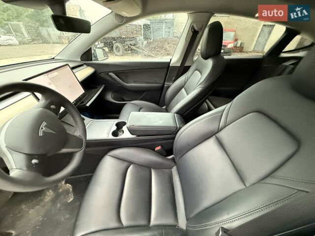 Белый Тесла Model Y, объемом двигателя 0 л и пробегом 36 тыс. км за 15500 $, фото 43 на Automoto.ua