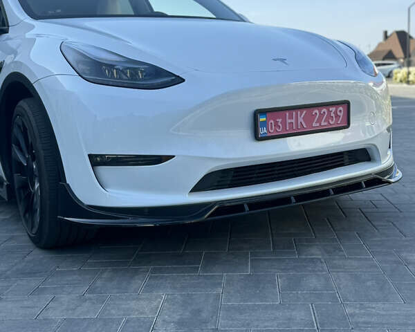 Белый Тесла Model Y, объемом двигателя 0 л и пробегом 90 тыс. км за 25499 $, фото 16 на Automoto.ua