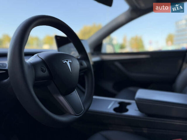 Белый Тесла Model Y, объемом двигателя 0 л и пробегом 12 тыс. км за 26500 $, фото 9 на Automoto.ua