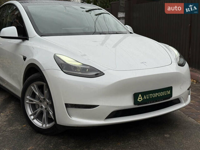 Белый Тесла Model Y, объемом двигателя 0 л и пробегом 53 тыс. км за 36700 $, фото 3 на Automoto.ua