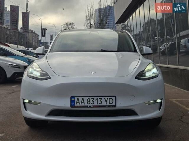 Белый Тесла Model Y, объемом двигателя 0 л и пробегом 70 тыс. км за 31500 $, фото 2 на Automoto.ua