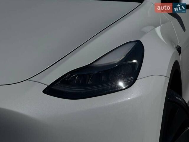 Білий Тесла Model Y, об'ємом двигуна 0 л та пробігом 56 тис. км за 26000 $, фото 5 на Automoto.ua