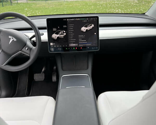 Белый Тесла Model Y, объемом двигателя 0 л и пробегом 13 тыс. км за 29500 $, фото 7 на Automoto.ua