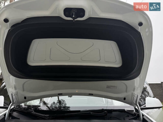 Белый Тесла Model Y, объемом двигателя 0 л и пробегом 74 тыс. км за 25700 $, фото 14 на Automoto.ua