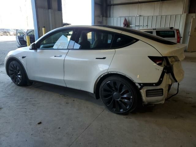 Белый Тесла Model Y, объемом двигателя 0 л и пробегом 59 тыс. км за 22800 $, фото 3 на Automoto.ua