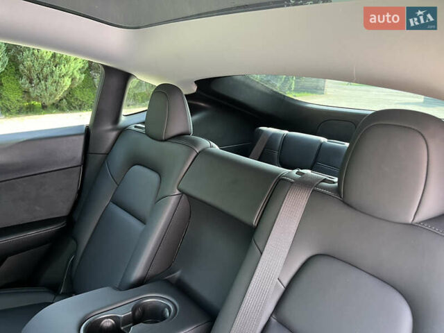Белый Тесла Model Y, объемом двигателя 0 л и пробегом 26 тыс. км за 28300 $, фото 17 на Automoto.ua