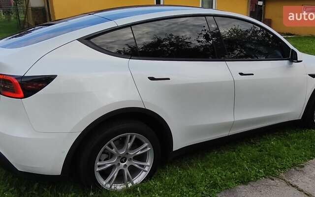 Белый Тесла Model Y, объемом двигателя 0 л и пробегом 69 тыс. км за 23500 $, фото 3 на Automoto.ua