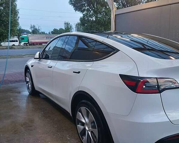Белый Тесла Model Y, объемом двигателя 0 л и пробегом 30 тыс. км за 28800 $, фото 4 на Automoto.ua