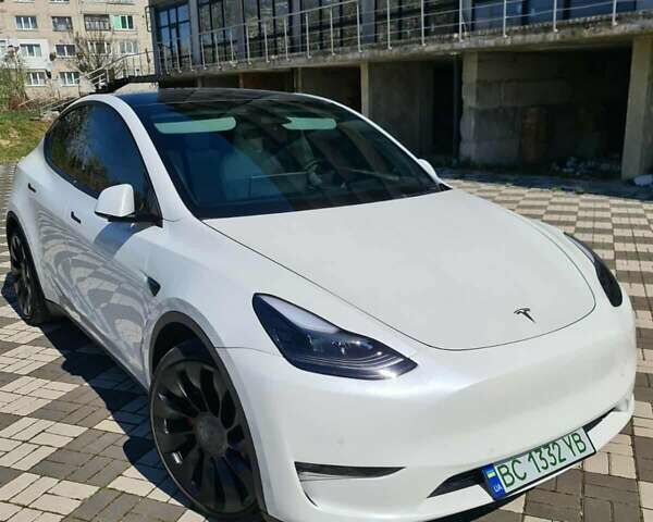 Белый Тесла Model Y, объемом двигателя 0 л и пробегом 54 тыс. км за 28000 $, фото 9 на Automoto.ua