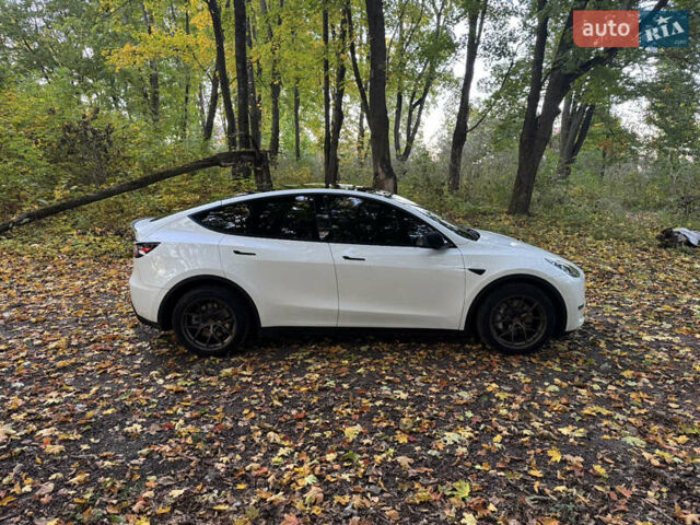 Белый Тесла Model Y, объемом двигателя 0 л и пробегом 30 тыс. км за 36500 $, фото 20 на Automoto.ua