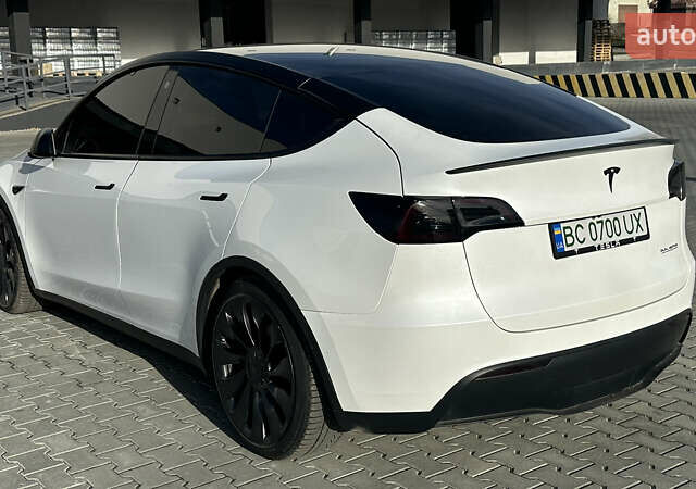 Білий Тесла Model Y, об'ємом двигуна 0 л та пробігом 63 тис. км за 28700 $, фото 12 на Automoto.ua