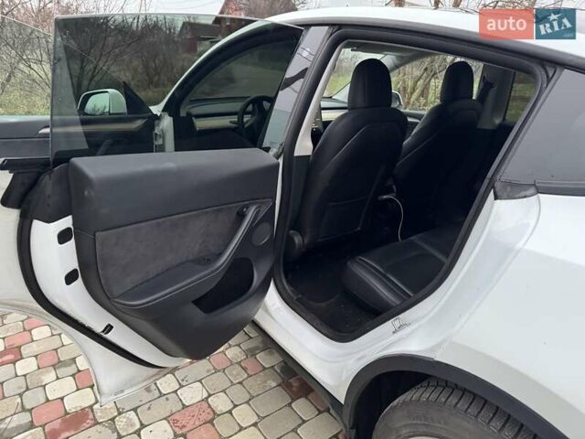 Білий Тесла Model Y, об'ємом двигуна 0 л та пробігом 106 тис. км за 36000 $, фото 2 на Automoto.ua