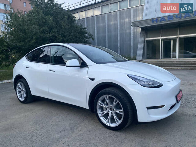 Белый Тесла Model Y, объемом двигателя 0 л и пробегом 58 тыс. км за 24000 $, фото 18 на Automoto.ua