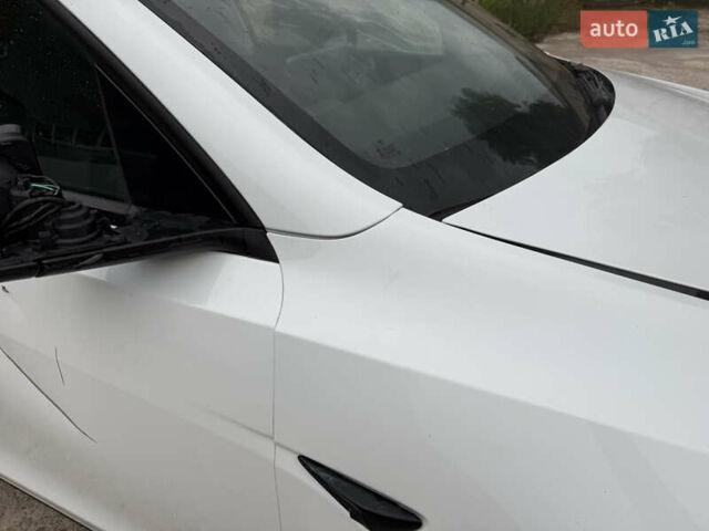 Белый Тесла Model Y, объемом двигателя 0 л и пробегом 36 тыс. км за 15500 $, фото 3 на Automoto.ua