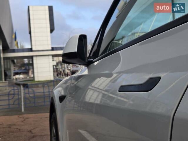 Белый Тесла Model Y, объемом двигателя 0 л и пробегом 70 тыс. км за 31500 $, фото 26 на Automoto.ua