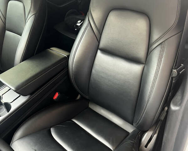 Белый Тесла Model Y, объемом двигателя 0 л и пробегом 93 тыс. км за 26200 $, фото 24 на Automoto.ua