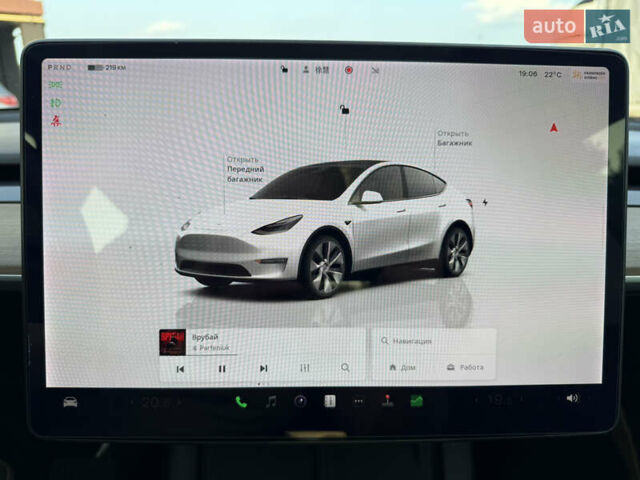 Белый Тесла Model Y, объемом двигателя 0 л и пробегом 75 тыс. км за 24900 $, фото 43 на Automoto.ua
