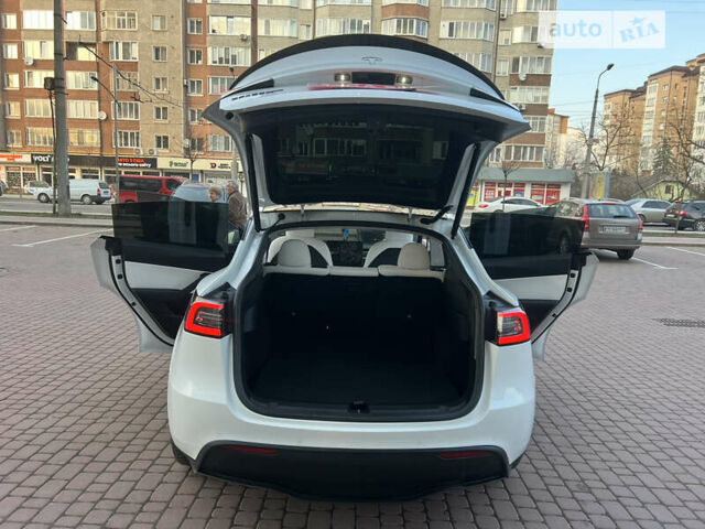 Белый Тесла Model Y, объемом двигателя 0 л и пробегом 21 тыс. км за 35500 $, фото 8 на Automoto.ua