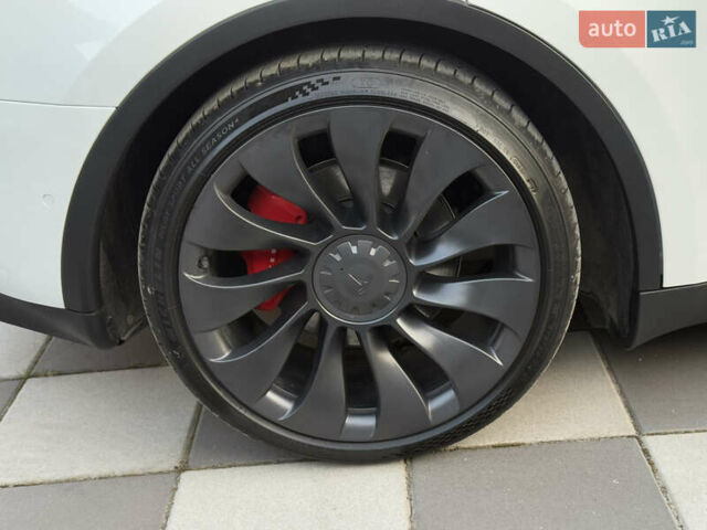 Белый Тесла Model Y, объемом двигателя 0 л и пробегом 59 тыс. км за 28950 $, фото 65 на Automoto.ua