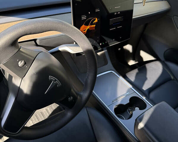 Тесла Model Y 2022 в Ровно на Automoto.ua Белый Тесла Model Y, объемом двигателя 0 л и пробегом 105 тыс. км за 27000 $, фото 17 на Automoto.ua