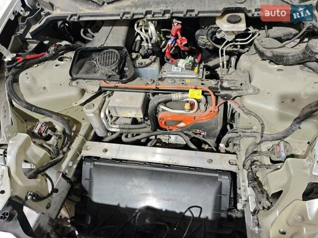 Белый Тесла Model Y, объемом двигателя 0 л и пробегом 38 тыс. км за 28000 $, фото 53 на Automoto.ua