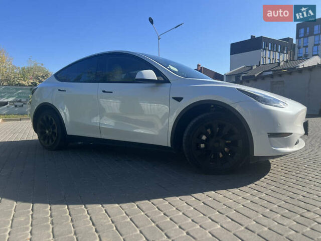 Белый Тесла Model Y, объемом двигателя 0 л и пробегом 69 тыс. км за 25900 $, фото 8 на Automoto.ua