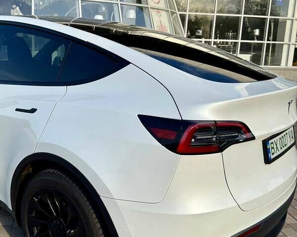 Белый Тесла Model Y, объемом двигателя 0 л и пробегом 23 тыс. км за 33777 $, фото 6 на Automoto.ua