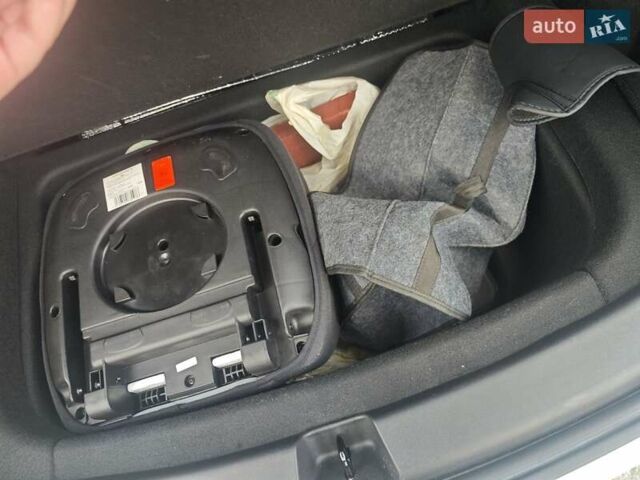 Белый Тесла Model Y, объемом двигателя 0 л и пробегом 38 тыс. км за 28000 $, фото 26 на Automoto.ua