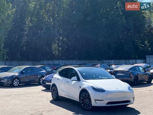 Тесла Model Y 2022 у Києві на Automoto.ua Білий Тесла Model Y, об'ємом двигуна 0 л та пробігом 59 тис. км за 31999 $, фото 1 на Automoto.ua