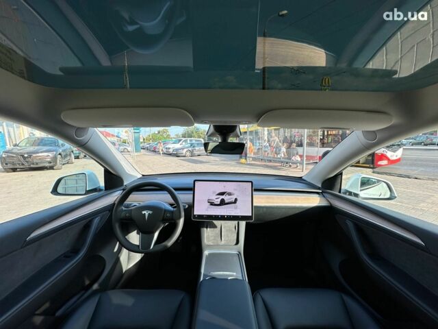Белый Тесла Model Y, объемом двигателя 20 л и пробегом 28 тыс. км за 32990 $, фото 17 на Automoto.ua