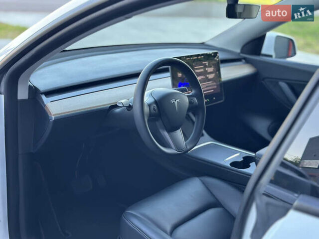 Белый Тесла Model Y, объемом двигателя 0 л и пробегом 55 тыс. км за 23900 $, фото 7 на Automoto.ua
