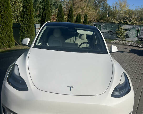 Белый Тесла Model Y, объемом двигателя 0 л и пробегом 69 тыс. км за 25900 $, фото 15 на Automoto.ua