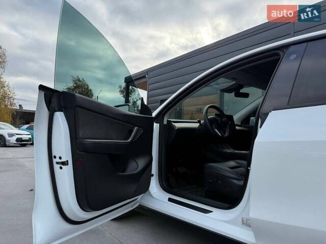 Тесла Model Y 2022 в Ровно на Automoto.ua Белый Тесла Model Y, объемом двигателя 0 л и пробегом 83 тыс. км за 22500 $, фото 23 на Automoto.ua