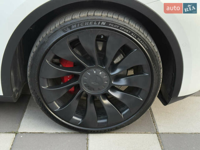 Белый Тесла Model Y, объемом двигателя 0 л и пробегом 59 тыс. км за 28950 $, фото 64 на Automoto.ua