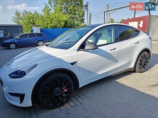 Белый Тесла Model Y, объемом двигателя 0 л и пробегом 85 тыс. км за 24799 $, фото 2 на Automoto.ua