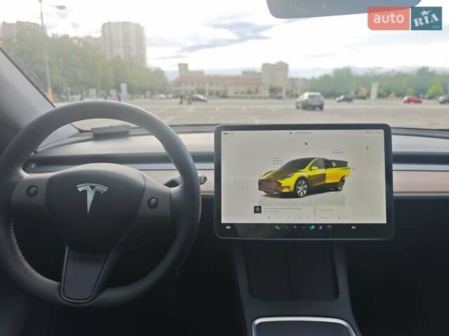 Белый Тесла Model Y, объемом двигателя 0 л и пробегом 38 тыс. км за 28000 $, фото 38 на Automoto.ua