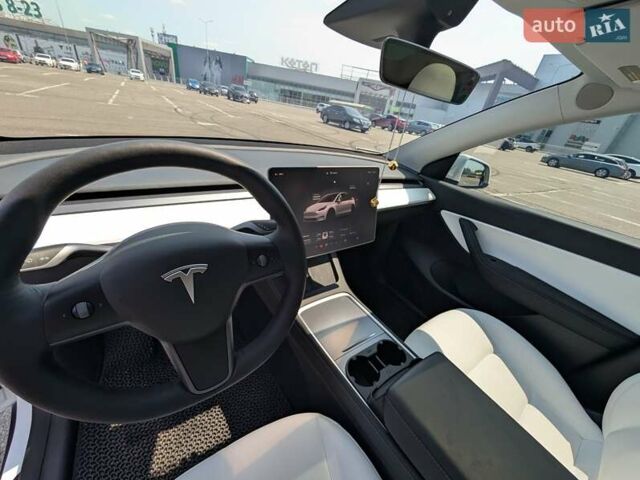 Белый Тесла Model Y, объемом двигателя 0 л и пробегом 39 тыс. км за 29500 $, фото 13 на Automoto.ua