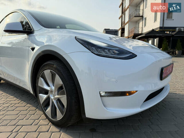 Белый Тесла Model Y, объемом двигателя 0 л и пробегом 75 тыс. км за 24900 $, фото 24 на Automoto.ua
