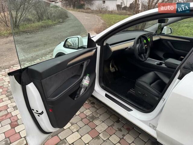 Білий Тесла Model Y, об'ємом двигуна 0 л та пробігом 106 тис. км за 36000 $, фото 7 на Automoto.ua