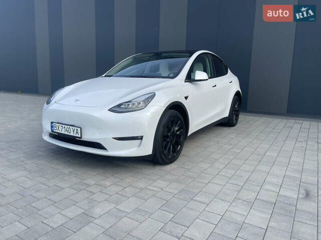 Белый Тесла Model Y, объемом двигателя 0 л и пробегом 38 тыс. км за 31000 $, фото 1 на Automoto.ua