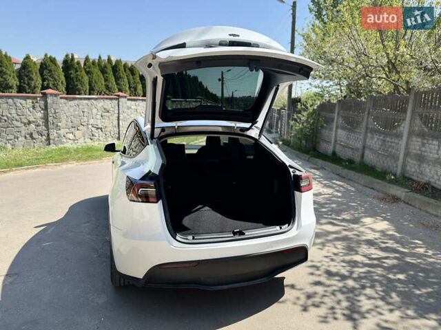 Белый Тесла Model Y, объемом двигателя 0 л и пробегом 67 тыс. км за 23999 $, фото 37 на Automoto.ua
