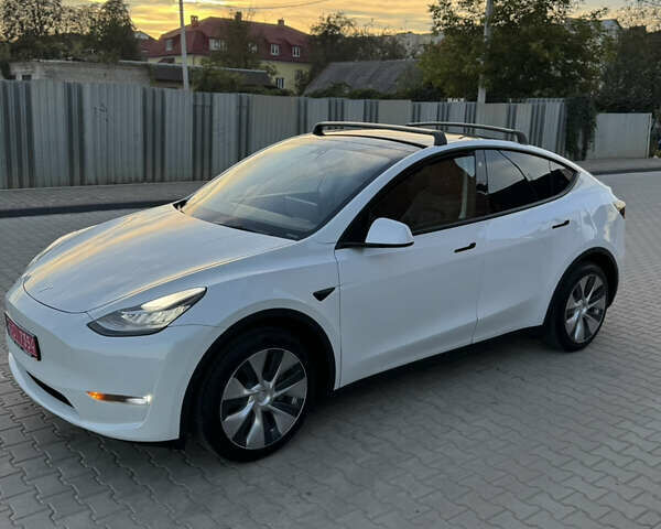 Белый Тесла Model Y, объемом двигателя 0 л и пробегом 94 тыс. км за 24500 $, фото 1 на Automoto.ua