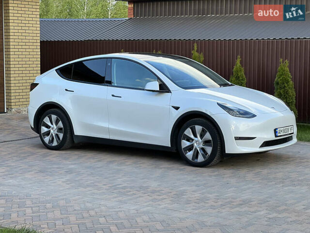 Белый Тесла Model Y, объемом двигателя 0 л и пробегом 25 тыс. км за 31500 $, фото 4 на Automoto.ua